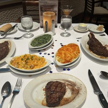 Ruth's Chris Steak House - My friends split the ribeye. - Steakhouses Near Me - Cancún, ROO Ruth's Chris Steak House - My friends split the ribeye. - Steakhouses Near Me - Cancún, ROO