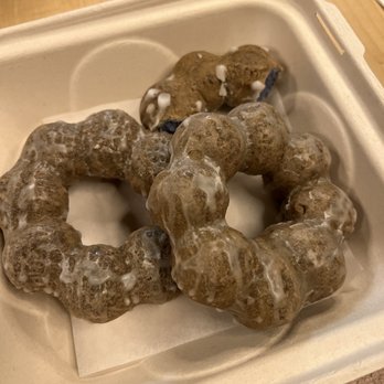 Liliha Bakery - Poi Mochi donuts - Bakeries Near Me - Honolulu, Hawaii