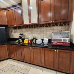 Drury Inn & Suites Meridian - Wow! We loved the bonus of free drinks and dinner! 2 complimentary drinks and dinner buffet!