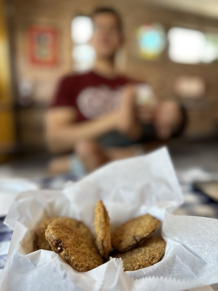 Gus's World Famous Fried Chicken