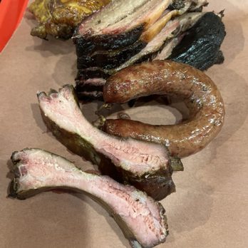 Black's Barbecue Lockhart - Beef Brisket, beef ribs, sausage - Barbeque Near Me - Lockhart, Texas Black's Barbecue Lockhart - Beef Brisket, beef ribs, sausage - Barbeque Near Me - Lockhart, Texas