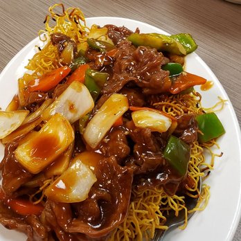 Swatow Restaurant - Satay Beef and Vegetables Fried Noodles - Chinese Near Me - Toronto, Ontario
