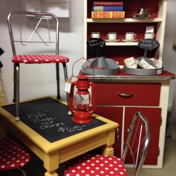 Hatchlings and Hens - Specializing in furniture, accessories and home decor for moms and munchkins. - Home Decor Near Me - Cedar Falls, Iowa