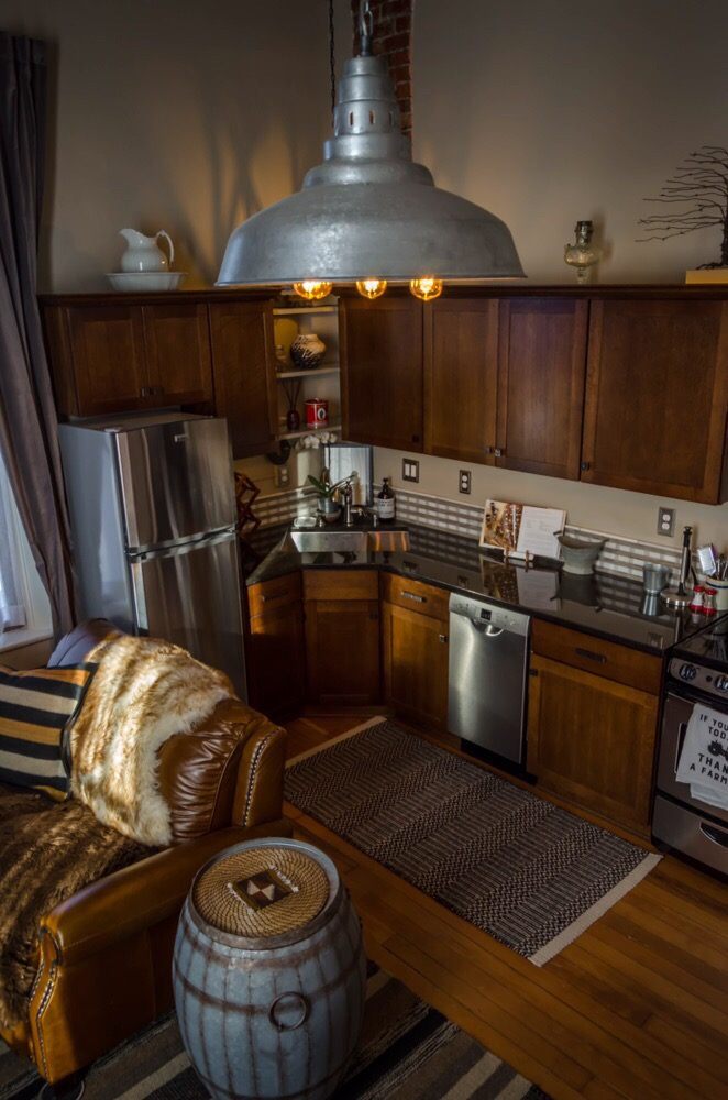 HISTORIC MERCER GUEST SUITES Updated August 2024 10 Photos 715