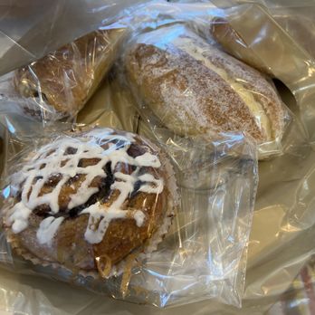 T&5 Cafe Bakery - Cinnamon roll, cream bun & cream cheese bun - Bakeries Near Me - Folsom, California T&5 Cafe Bakery - Cinnamon roll, cream bun & cream cheese bun - Bakeries Near Me - Folsom, California