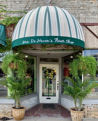 Mrs. DeHaven's Flower Shop by null