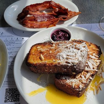 Sixty Vines - French toast, eggs and bacon - New American Near Me - Plano, Texas Sixty Vines - French toast, eggs and bacon - New American Near Me - Plano, Texas