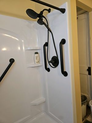 Scratch & Dent Plumbing Services Logo