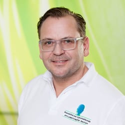 Martin Emmerich - Dr. Martin Emmerich ist Inhaber und Leiter der Praxisklinik der Zahnheilkunde am Luisenhospital in Aachen.