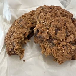Oatmeal Chocolate Chip Cookie