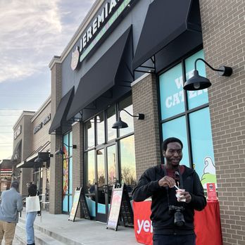 Jeremiah's Italian Ice - Mo grabs an ice cream cup break at this Yelp event! - Desserts Near Me - Charlotte, North Carolina
