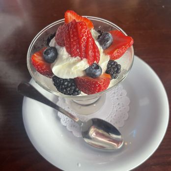 Sonny's Canal House - Dessert of fruit with cream - American Near Me - Baldwin, New York Sonny's Canal House - Dessert of fruit with cream - American Near Me - Baldwin, New York