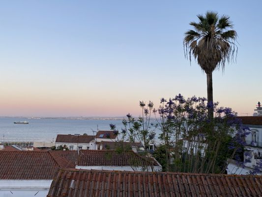 Miradouro das Portas do Sol by null