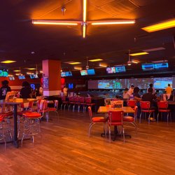 AMF Spare Time Lanes - Inside