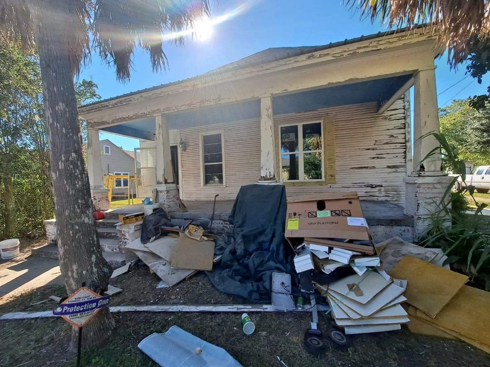Slide of Hunter's Roofing & Construction
