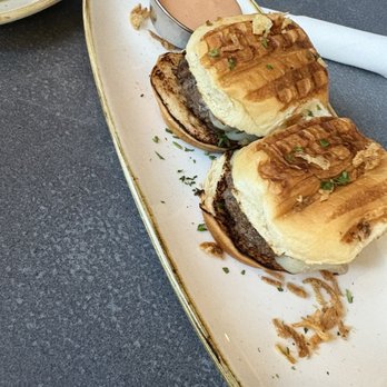 La Famosa - sliders - Puerto Rican Near Me - Washington, DC, District of Columbia