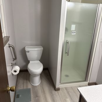 Reeves Home Remodeling - Bathroom remodel - General Contractors Near Me - Wichita, Kansas Reeves Home Remodeling - Bathroom remodel - General Contractors Near Me - Wichita, Kansas