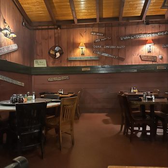 Babe's Chicken Dinner House - Inside - Chicken Shop Near Me - Frisco, Texas Babe's Chicken Dinner House - Inside - Chicken Shop Near Me - Frisco, Texas