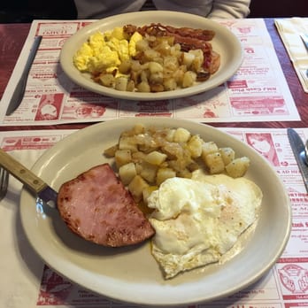 Dolly's Restaurant - Best place in Nothern Maine for breakfast. - American Near Me - Frenchville, Maine Dolly's Restaurant - Best place in Nothern Maine for breakfast. - American Near Me - Frenchville, Maine