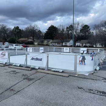 Hunt's Park - Ice rink at Christmas - Basketball Courts Near Me - Fort Smith, Arkansas