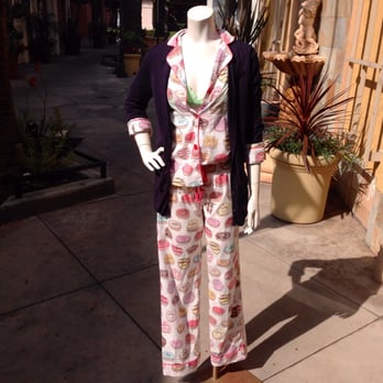 Oakwood Drive - Women's Clothing Near Me - Manhattan Beach, California Oakwood Drive - Women's Clothing Near Me - Manhattan Beach, California