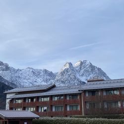 Edelweiss Lodge and Resort US Hotel - View from the front of the hotel