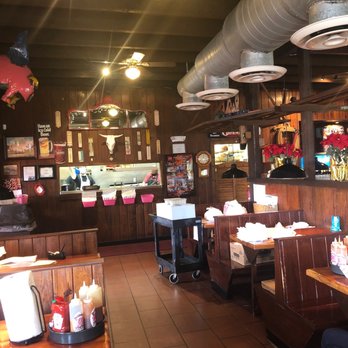 Bubbalou's Bodacious BBQ - Interior - Barbeque Near Me - Altamonte Springs, Florida