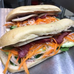Loyal-Phant Market - Banh Mi