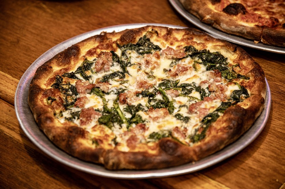 MIKE’S APIZZA & RESTAURANT Updated October 2024 50 Photos & 78