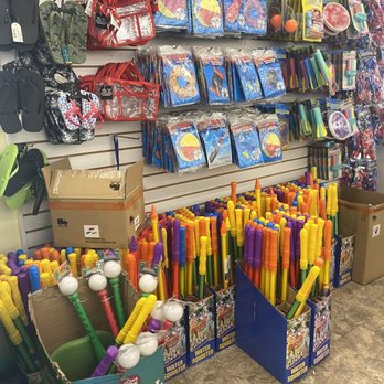 Dollar Tree - Discount Store Near Me - Delray Beach, Florida