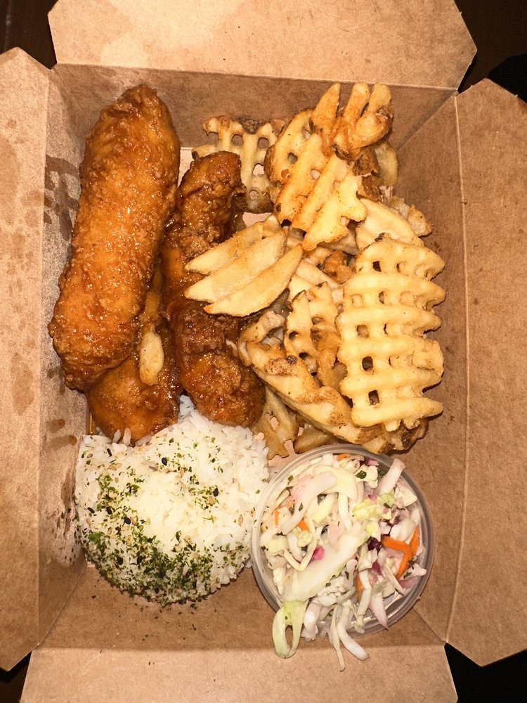 CALVIN’S KOREAN HOT CHICKEN Updated October 2024 318 Photos & 300