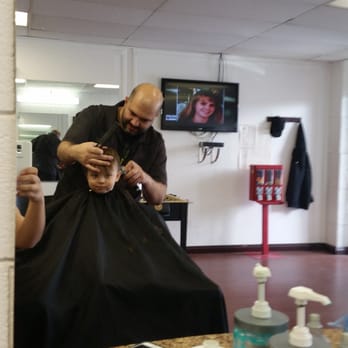 Tujunga Barber Shop - Barbers Near Me - Los Angeles, California