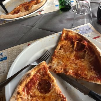 Primavera - Food is fair-good. Lousy service to Americans. If you're starving, eat in Venice proper. DISAPPOINTED! Not the worst food. Wood fired pizza. - Italian Near Me - Venezia, VE