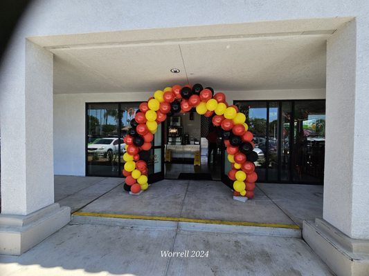 Dave's Hot Chicken by null