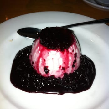 Lombardi's Italian Restaurant - custard and berries sauce - Italian Near Me - Everett, Washington