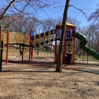 Alcova Heights Park - Parks Near Me - Arlington, Virginia Alcova Heights Park - Parks Near Me - Arlington, Virginia
