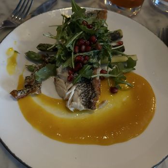 Gatsby's Landing - New American Near Me - Roslyn, New York