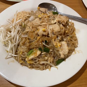 Thai Nivas Cafe - Chicken Pad Thai - Thai Near Me - Saint Louis, Missouri Thai Nivas Cafe - Chicken Pad Thai - Thai Near Me - Saint Louis, Missouri