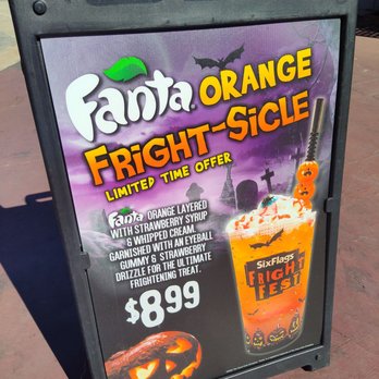 Six Flags Magic Mountain - Amusement Parks Near Me - Valencia, California