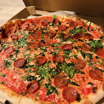 Bob's Pizzeria - Pepperoni, garlic, spinach custom pie - Pizza Near Me - Kailua, Hawaii