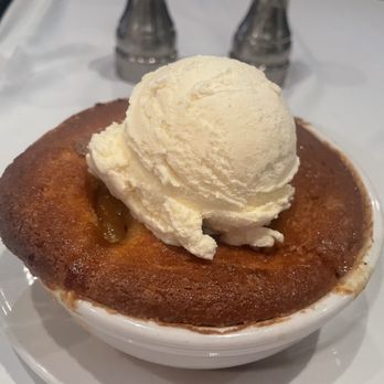 Hozy's Grill - Peach cobbler - New American Near Me - Santa Paula, California