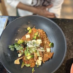 Sala Gastronómica - Spaghetti with chicharron, cheese and avocado