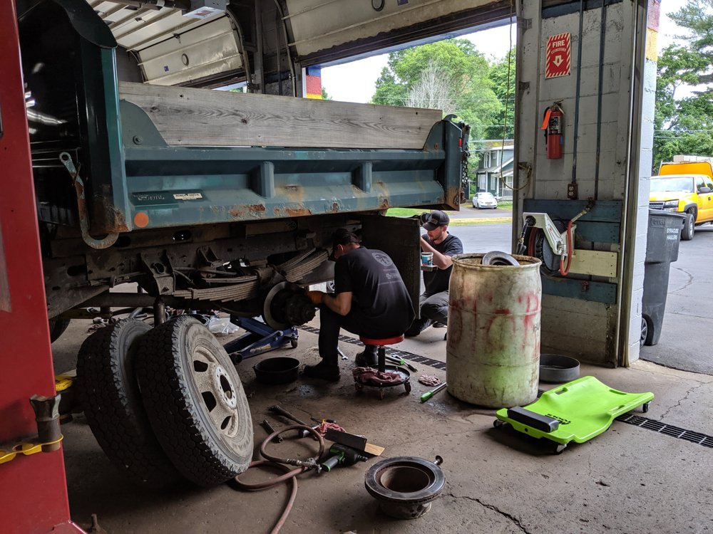 MIKE’S AUTO SERVICE CENTER Updated August 2024 20 Photos 207 S