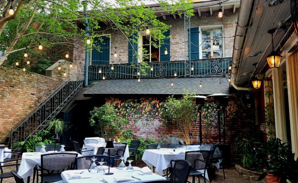Bayona by null