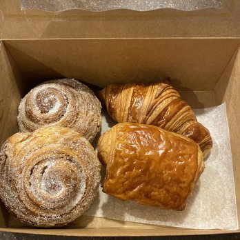 Boulangerie Du Monde - Morning buns, almond croissant, pain au chocolat - Bakeries Near Me - Cedarburg, Wisconsin