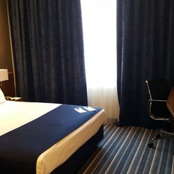 Holiday Inn Express The Hague - Parliament - Our Room at Holiday Inn Express Schipol Airport