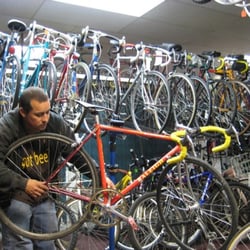 Ye Olde Bicycle Shoppe - Matt: "look at my guitar"