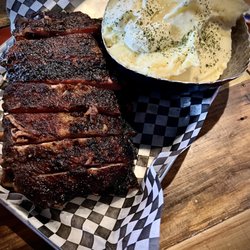 Fozzie's Smokin Bar B Q - Extra side of garlic mashed potatoes & ribs