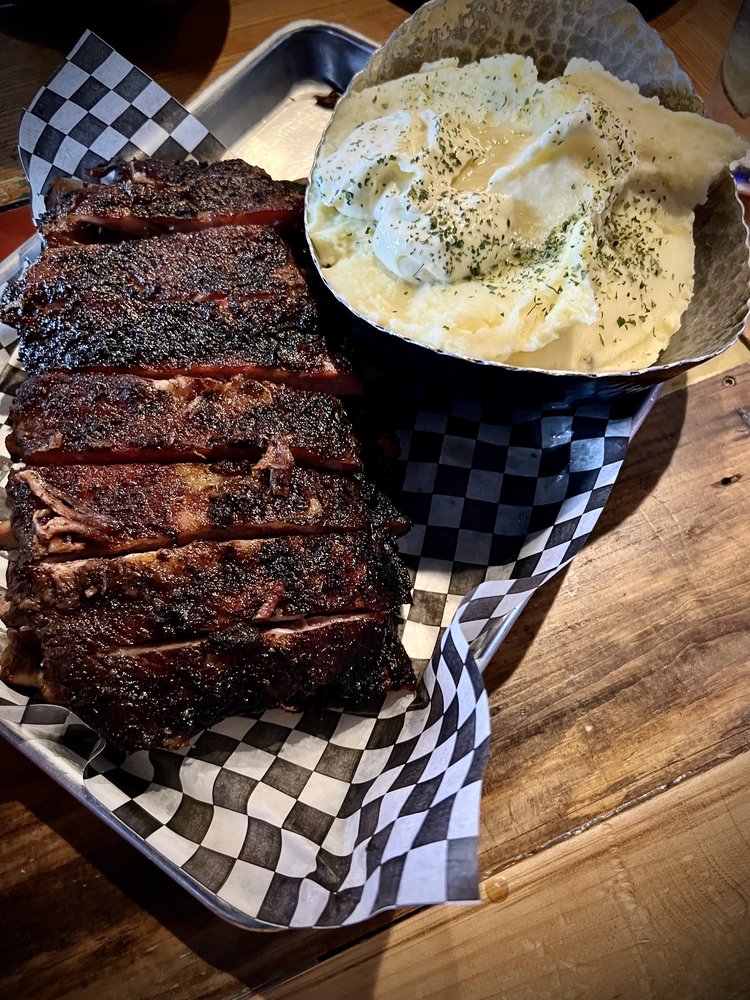 Food from Fozzie's Smokin Bar B Q