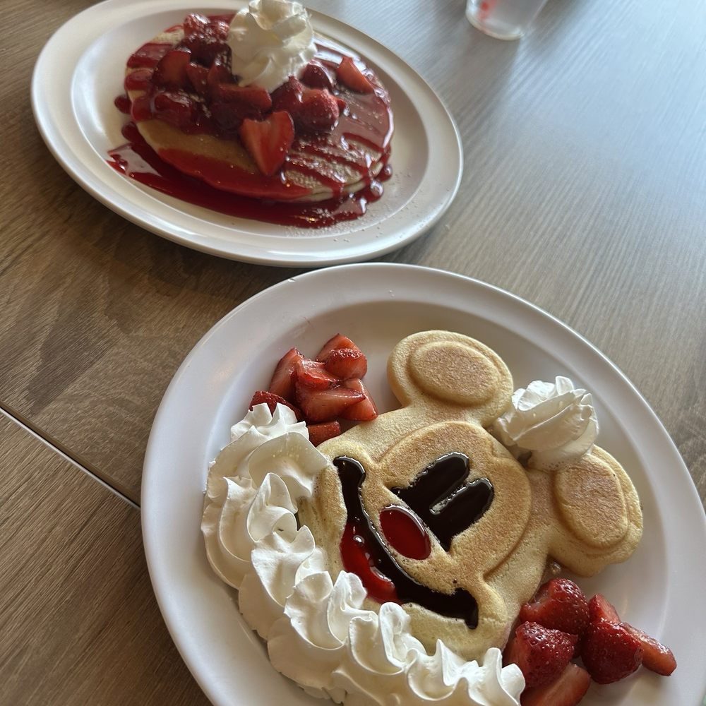 Brewberry Cafe - Strawberries Pancakes & Kid's Pancake - Coffee & Tea Near Me - Anaheim, California Brewberry Cafe - Strawberries Pancakes & Kid's Pancake - Coffee & Tea Near Me - Anaheim, California